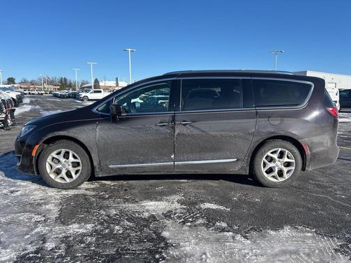 2018 Chrysler Pacifica Touring-L Plus