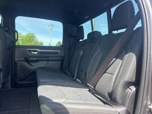 Granite Crystal Metallic Clearcoat 2026 RAM 1500 Big Horn/Lone Star