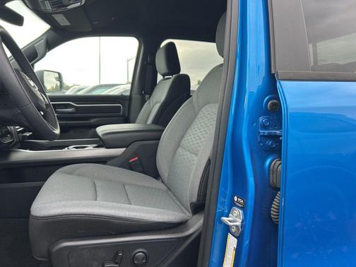 Hydro Blue Pearlcoat 2025 RAM 1500 Big Horn/Lone Star