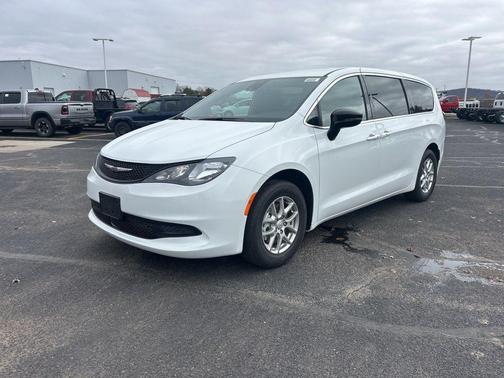 2026 Chrysler Voyager LX