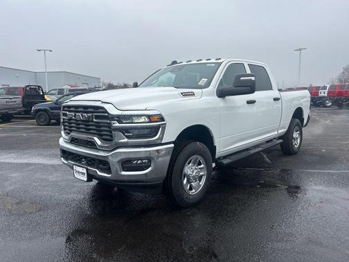 2026 RAM 2500 Tradesman Crew Cab 4x4 6'4' Box