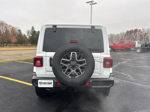 2026 Jeep Wrangler 4-Door Sahara 4x4