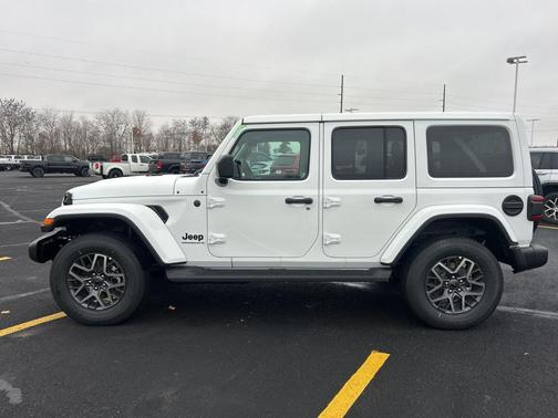 2026 Jeep Wrangler 4-Door Sahara 4x4