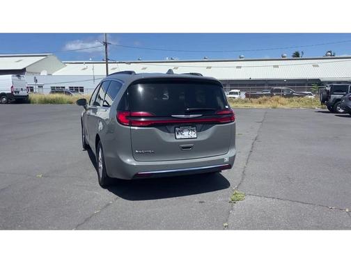 2022 Chrysler Pacifica Touring-L