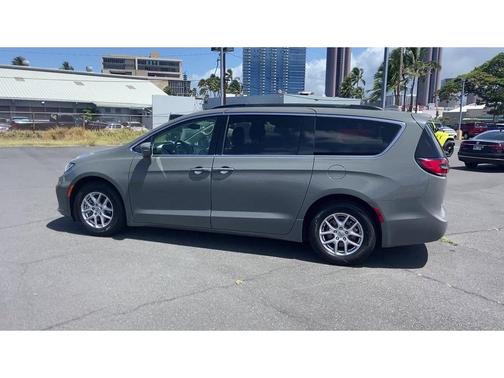 2022 Chrysler Pacifica Touring-L