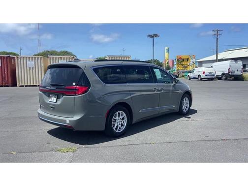 2022 Chrysler Pacifica Touring-L