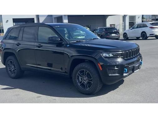2025 Jeep Grand Cherokee 4xe Trailhawk