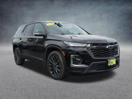 Black Metallic 2023 Chevrolet Traverse RS