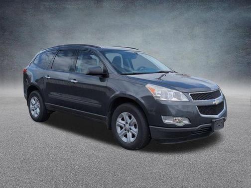 Cyber Gray Metallic 2012 Chevrolet Traverse LS