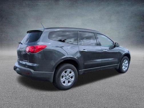Cyber Gray Metallic 2012 Chevrolet Traverse LS