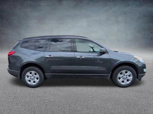 Cyber Gray Metallic 2012 Chevrolet Traverse LS