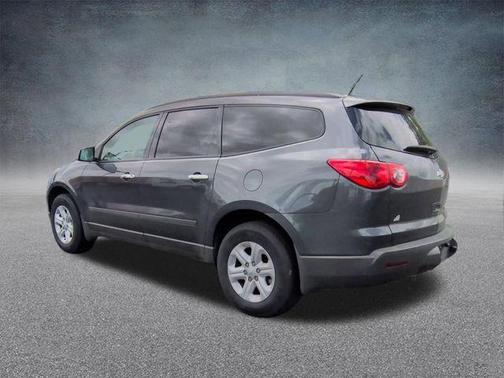 Cyber Gray Metallic 2012 Chevrolet Traverse LS