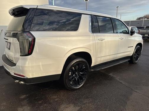 2025 Chevrolet Suburban Premier