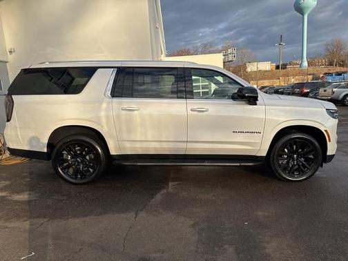 2025 Chevrolet Suburban Premier