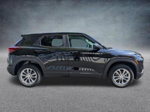 Mosaic Black Metallic 2026 Chevrolet Trailblazer LS