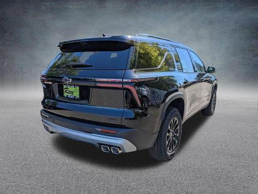 Mosaic Black Metallic 2026 Chevrolet Traverse Z71
