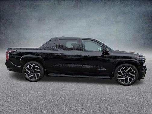 2025 Chevrolet Silverado EV RST