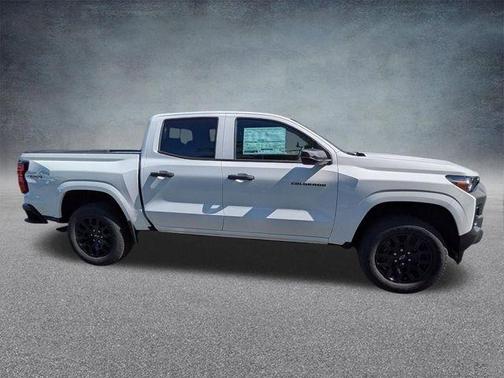 Summit White 2026 Chevrolet Colorado WT