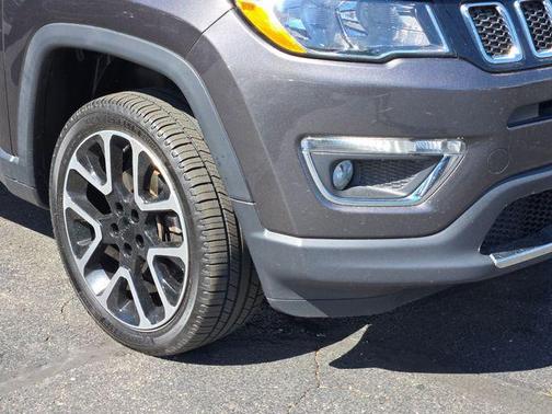 Granite Crystal Clearcoat Metallic 2018 Jeep Compass Limited