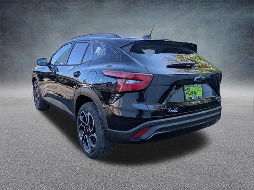 Mosaic Black Metallic 2026 Chevrolet Trax 2RS