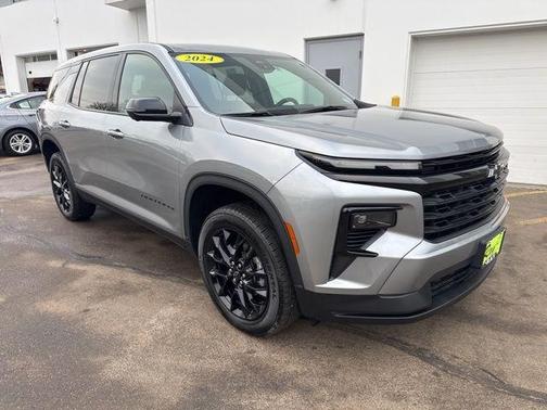 2024 Chevrolet Traverse LS