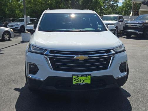 Summit White 2023 Chevrolet Traverse LT Cloth