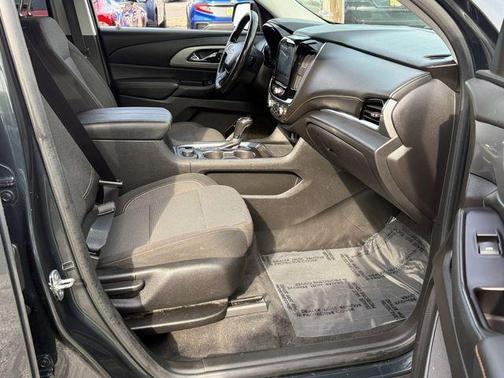 Graphite Metallic 2019 Chevrolet Traverse LT Cloth