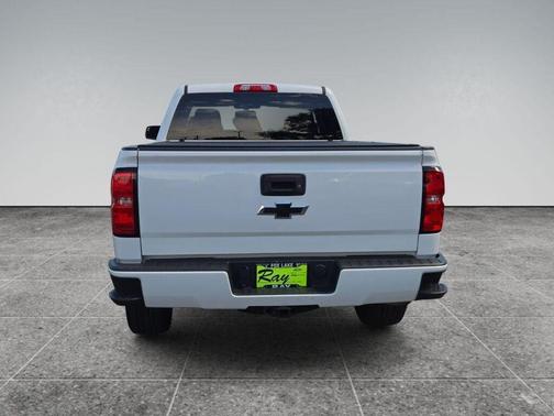 Summit White 2018 Chevrolet Silverado 1500 LT