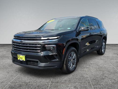 Black Metallic 2025 Chevrolet Traverse LT