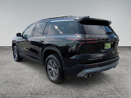 Black Metallic 2025 Chevrolet Traverse LT