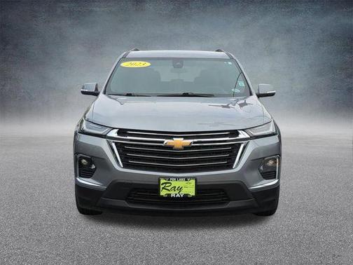 Sterling Gray Metallic 2023 Chevrolet Traverse LT Cloth
