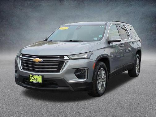 Sterling Gray Metallic 2023 Chevrolet Traverse LT Cloth