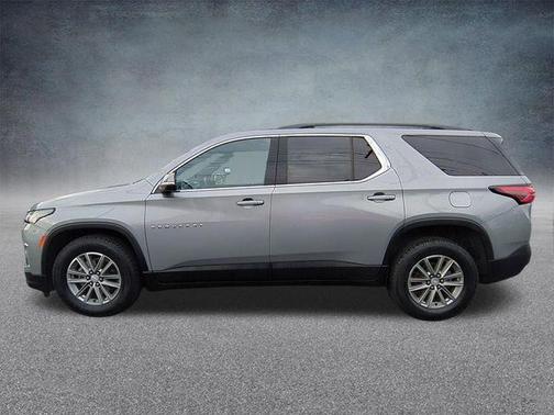 Sterling Gray Metallic 2023 Chevrolet Traverse LT Cloth