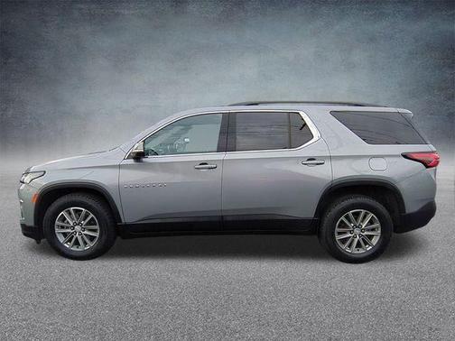 Sterling Gray Metallic 2023 Chevrolet Traverse LT Cloth