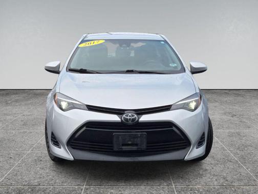 Classic Silver Metallic 2017 Toyota Corolla LE