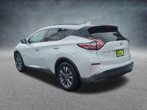 White 2017 Nissan Murano SV