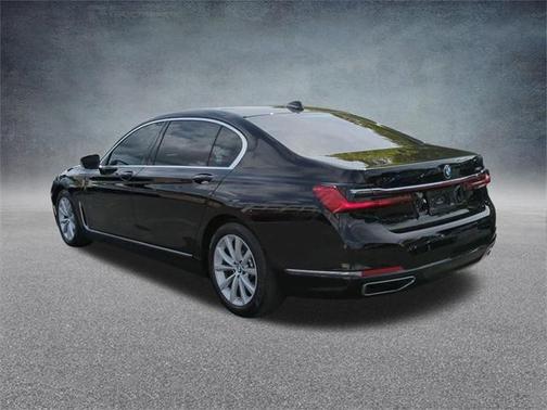2021 BMW 740 i