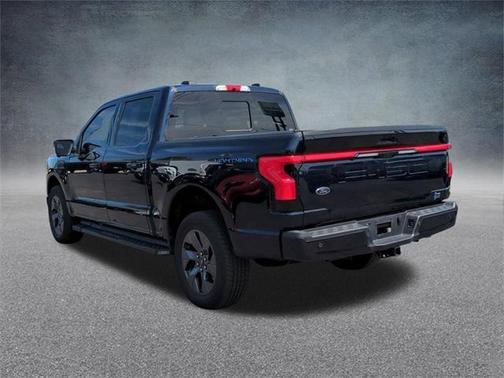 2022 Ford F-150 Lightning LARIAT