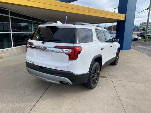 2023 GMC Acadia AWD SLT