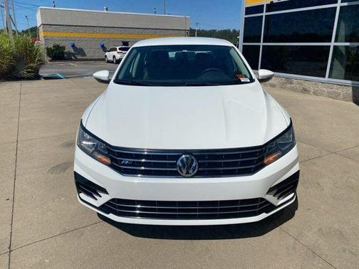 2016 Volkswagen Passat 1.8T R-Line