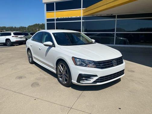 2016 Volkswagen Passat 1.8T R-Line