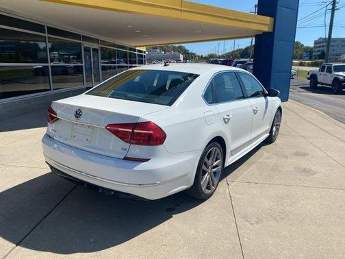 2016 Volkswagen Passat 1.8T R-Line
