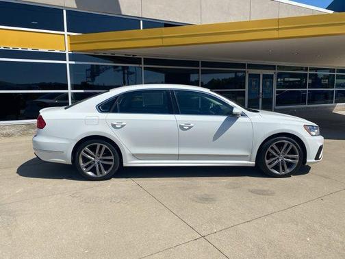 2016 Volkswagen Passat 1.8T R-Line