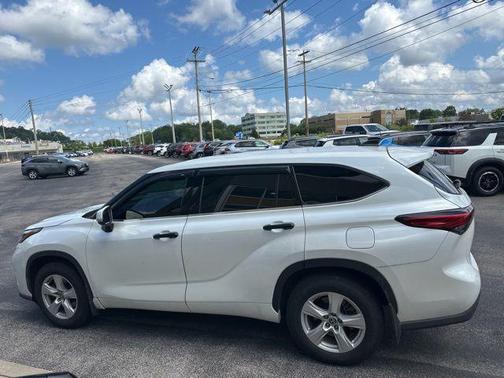 2022 Toyota Highlander L