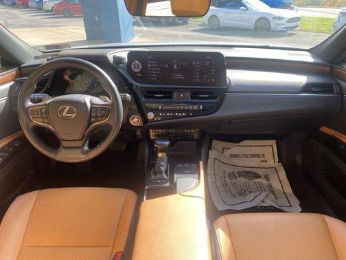 2022 Lexus ES 350 Base