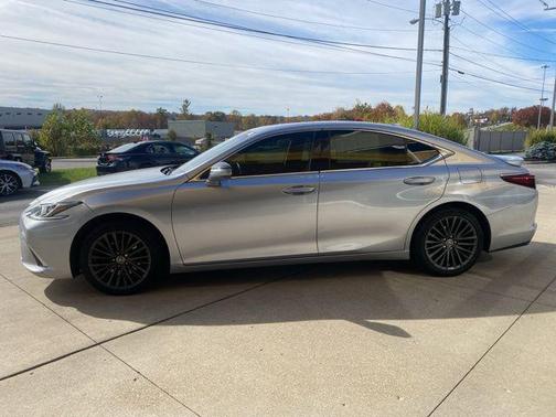 2022 Lexus ES 350 Base