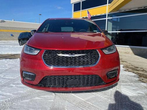 2025 Chrysler Pacifica L