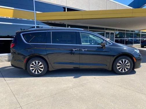 2021 Chrysler Pacifica Hybrid Touring L