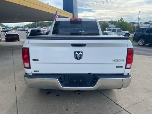 2016 RAM 1500 SLT