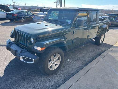2022 Jeep Gladiator Sport